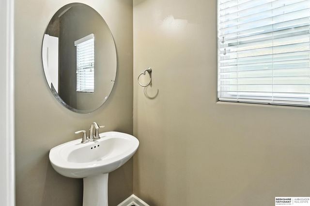 8620 S 168th Avenue, Omaha, NE 68136