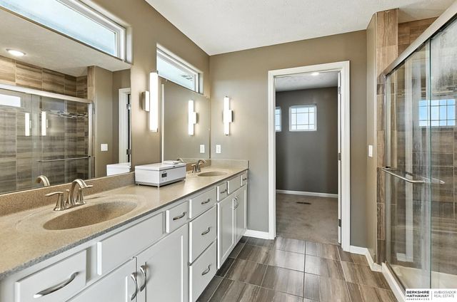 8620 S 168th Avenue, Omaha, NE 68136