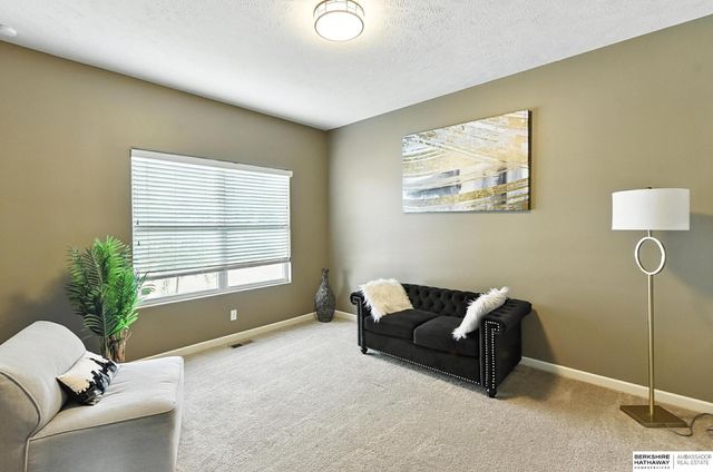 8620 S 168th Avenue, Omaha, NE 68136