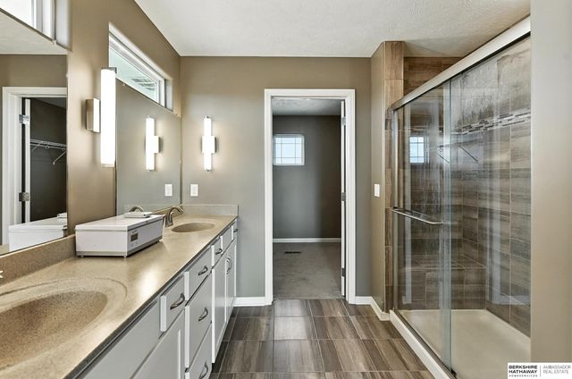 8620 S 168th Avenue, Omaha, NE 68136