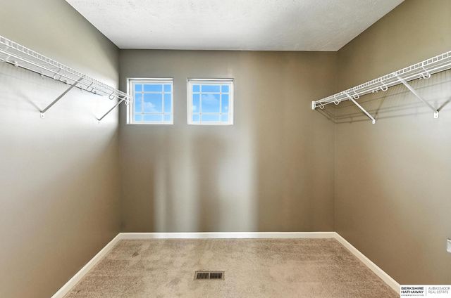 8620 S 168th Avenue, Omaha, NE 68136