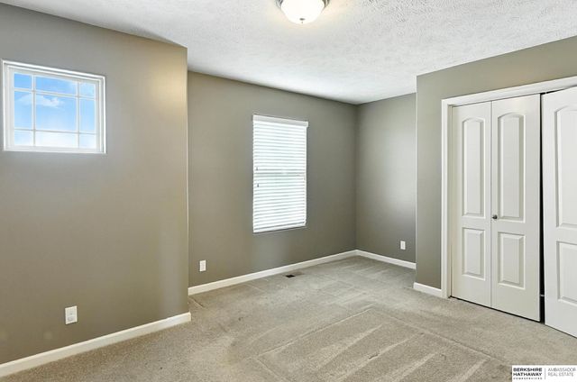 8620 S 168th Avenue, Omaha, NE 68136