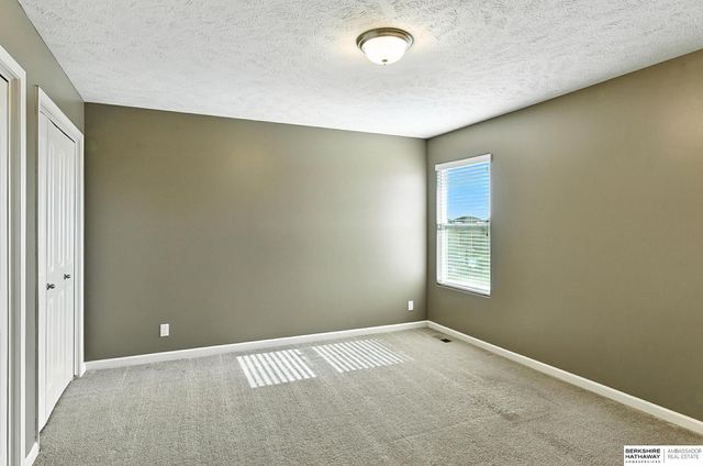 8620 S 168th Avenue, Omaha, NE 68136