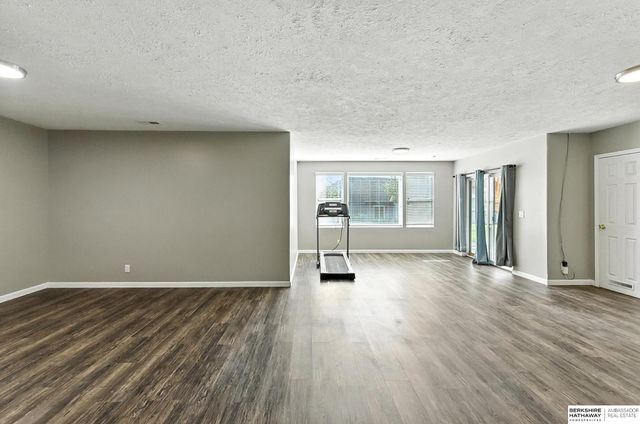 8620 S 168th Avenue, Omaha, NE 68136