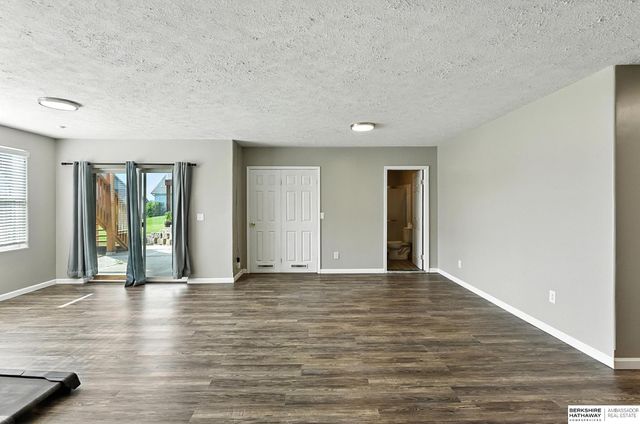 8620 S 168th Avenue, Omaha, NE 68136