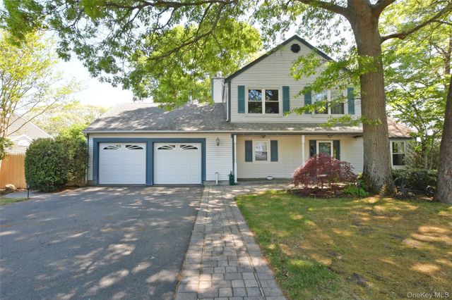 1 Gregg Lane, Coram, NY 11727