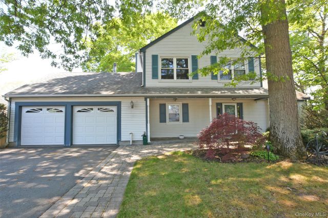 1 Gregg Lane, Coram, NY 11727