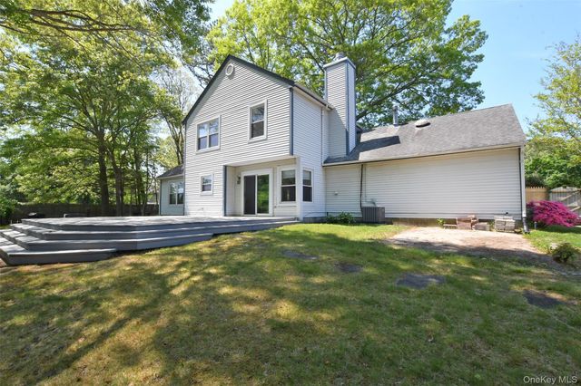 1 Gregg Lane, Coram, NY 11727