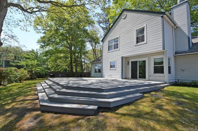 1 Gregg Lane, Coram, NY 11727