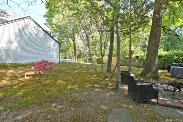 1 Gregg Lane, Coram, NY 11727