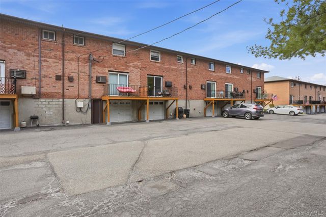 304 Parr Meadow Drive 3D, Newburgh, NY 12550