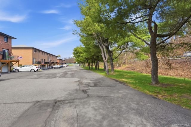 304 Parr Meadow Drive 3D, Newburgh, NY 12550