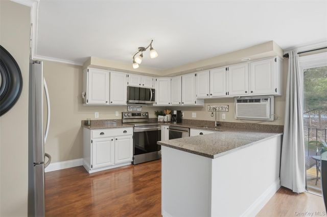 304 Parr Meadow Drive 3D, Newburgh, NY 12550