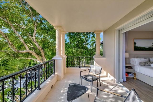 19136 Fisher Island Drive 19136, Miami Beach, FL 33109