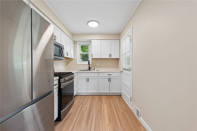 528 CEDARHURST DR, N Versailles, PA 15137