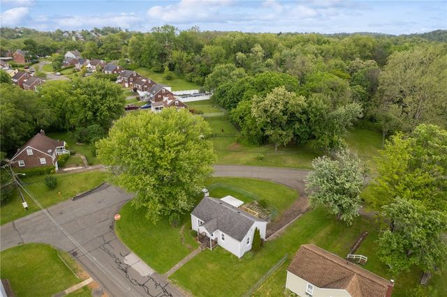 528 CEDARHURST DR, N Versailles, PA 15137