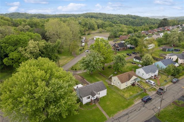 528 CEDARHURST DR, N Versailles, PA 15137