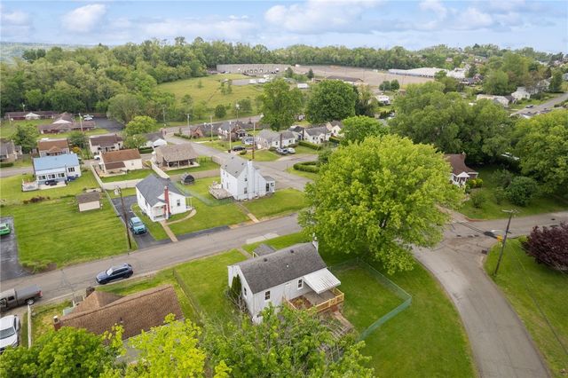 528 CEDARHURST DR, N Versailles, PA 15137