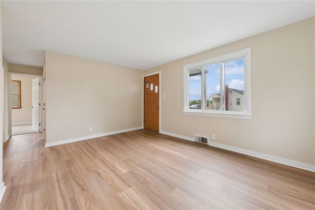 528 CEDARHURST DR, N Versailles, PA 15137