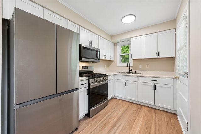 528 CEDARHURST DR, N Versailles, PA 15137