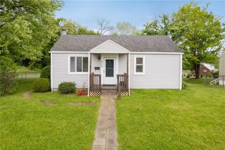 528 CEDARHURST DR, N Versailles, PA 15137