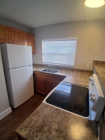 4117 Riverside Drive, Coral Springs, FL 33065