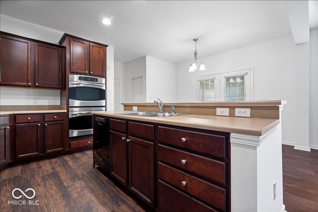 6406 Concord Drive, Zionsville, IN 46077