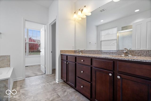 6406 Concord Drive, Zionsville, IN 46077