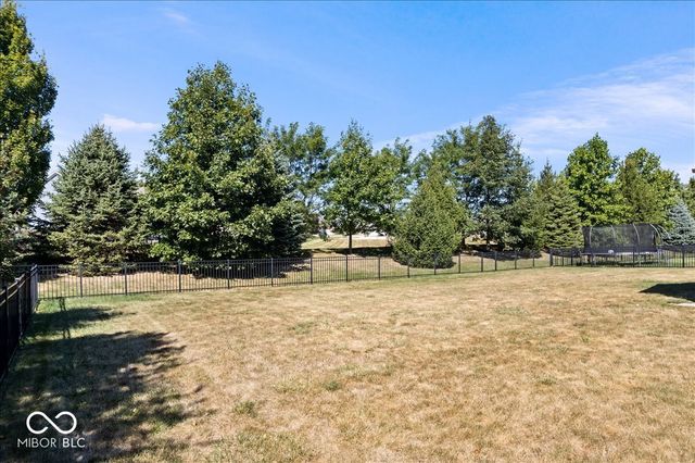 6406 Concord Drive, Zionsville, IN 46077