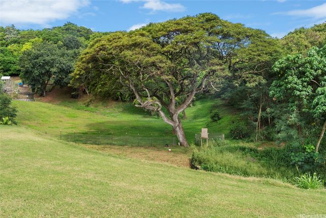 42-311 Old Kalanianaole Road, Kailua, HI 96734