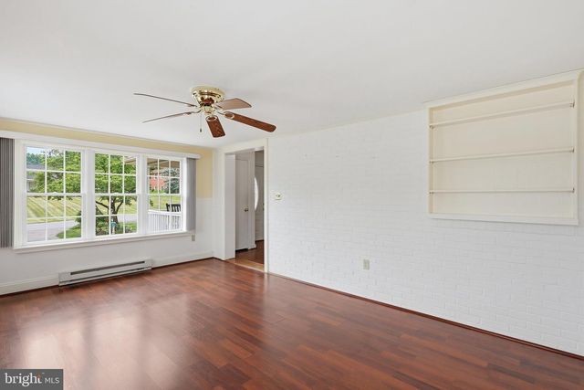 18820 ROLLING RD, Hagerstown, MD 21742