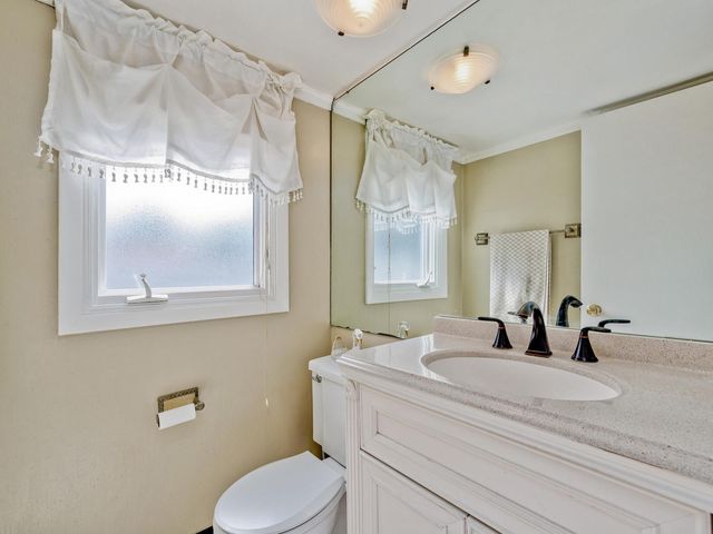 1121 N Greenfield Lane, Mount Prospect, IL 60056