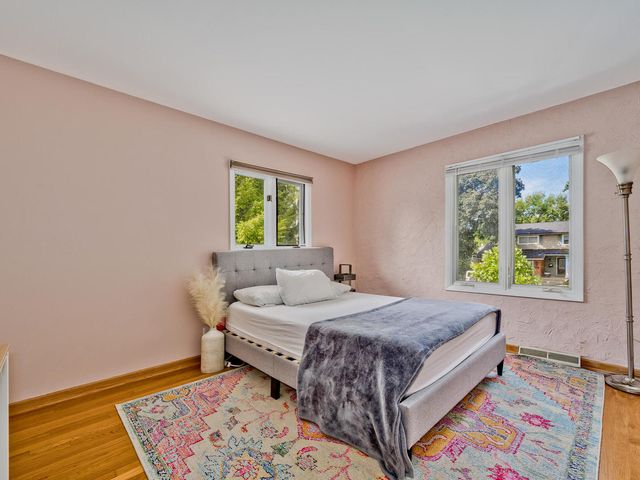 1121 N Greenfield Lane, Mount Prospect, IL 60056