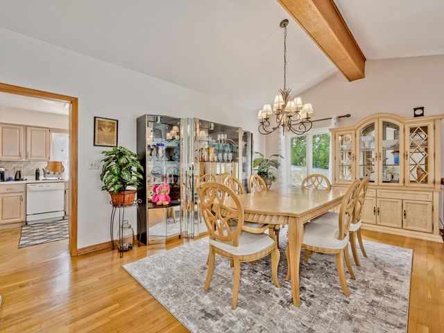 1121 N Greenfield Lane, Mount Prospect, IL 60056