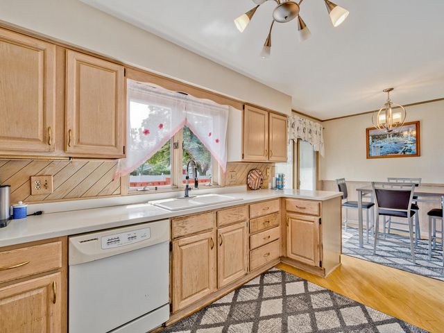 1121 N Greenfield Lane, Mount Prospect, IL 60056