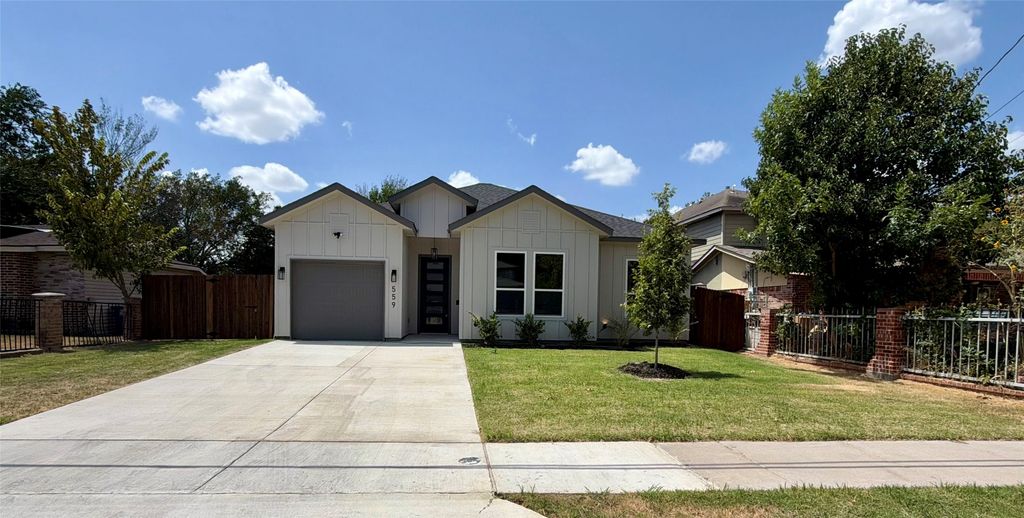 559 Pleasant Vista Drive, Dallas, TX 75217