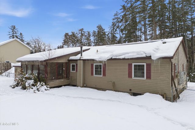 17 Echo Lane, Warrensburg, NY 12885