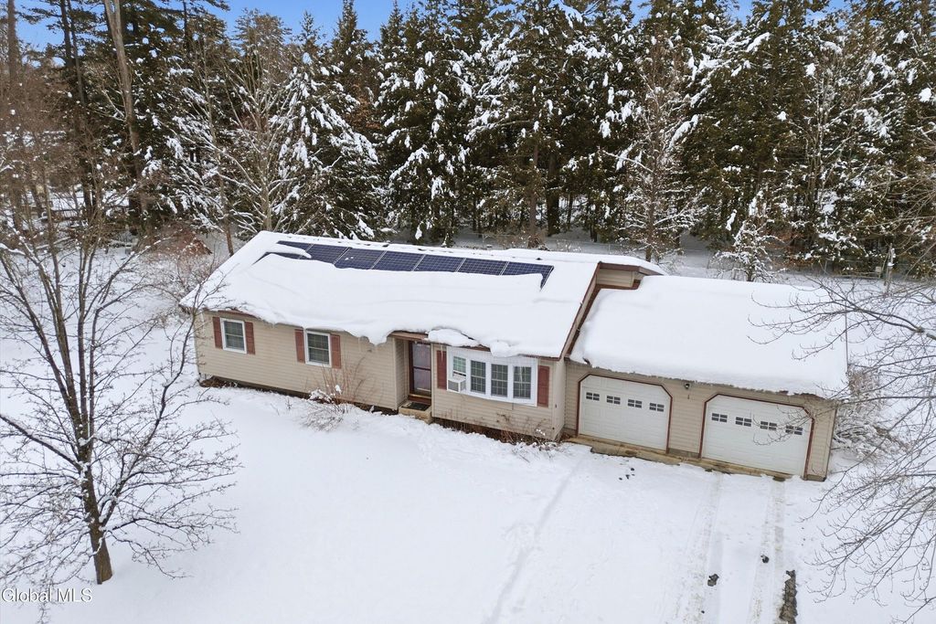 17 Echo Lane, Warrensburg, NY 12885