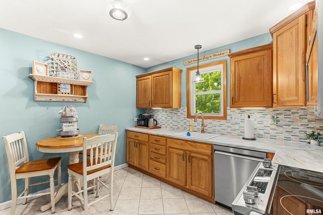 1618 N MOODY Court, Peoria, IL 61604