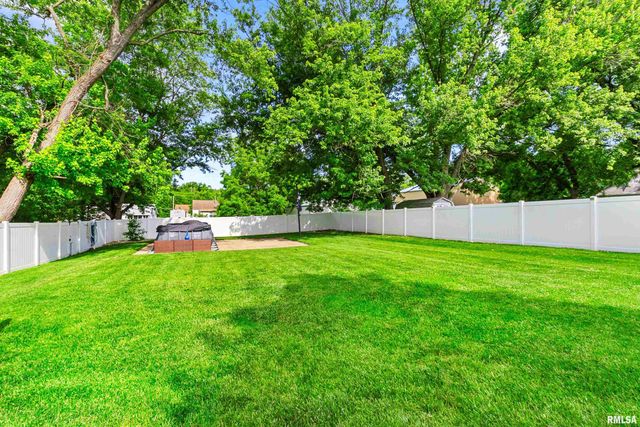 1618 N MOODY Court, Peoria, IL 61604