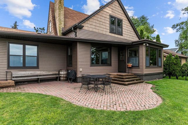 2346 HICKORY LANE, Oshkosh, WI 54901