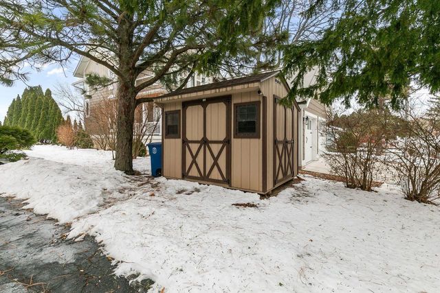 2346 HICKORY LANE, Oshkosh, WI 54901