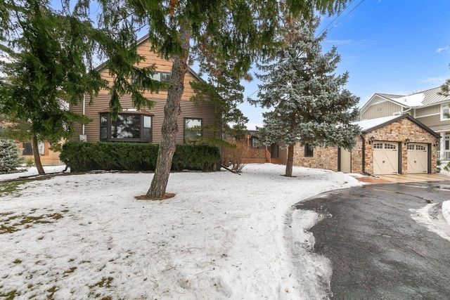 2346 HICKORY LANE, Oshkosh, WI 54901