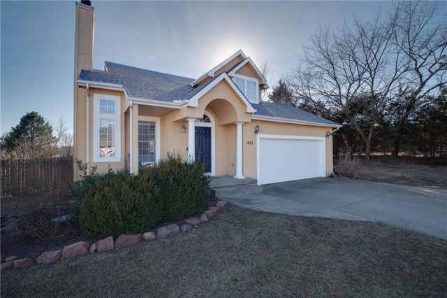 410 Myers Drive, Tonganoxie, KS 66086