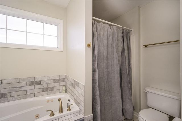 410 Myers Drive, Tonganoxie, KS 66086