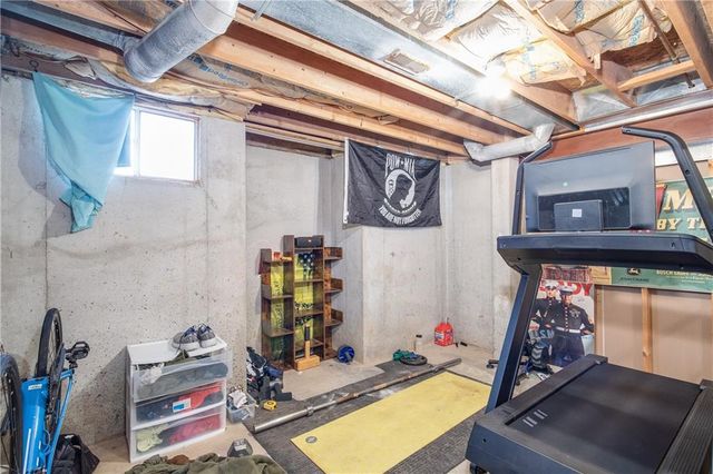 410 Myers Drive, Tonganoxie, KS 66086