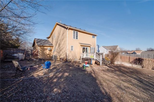 410 Myers Drive, Tonganoxie, KS 66086