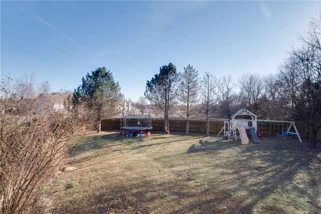 410 Myers Drive, Tonganoxie, KS 66086