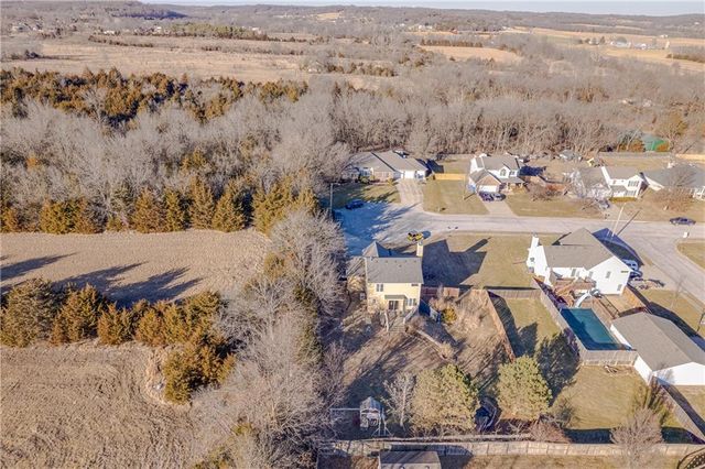 410 Myers Drive, Tonganoxie, KS 66086
