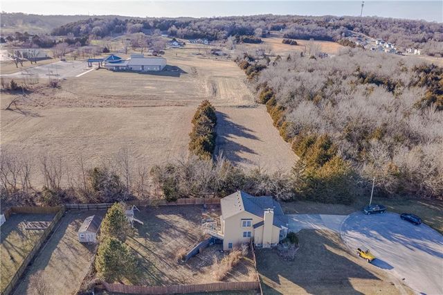 410 Myers Drive, Tonganoxie, KS 66086